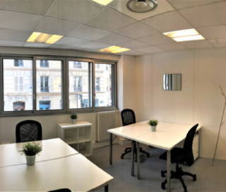 Bureau privé 25 m² 4 postes Location bureau Rue de Vaugirard Paris 75015 - photo 1